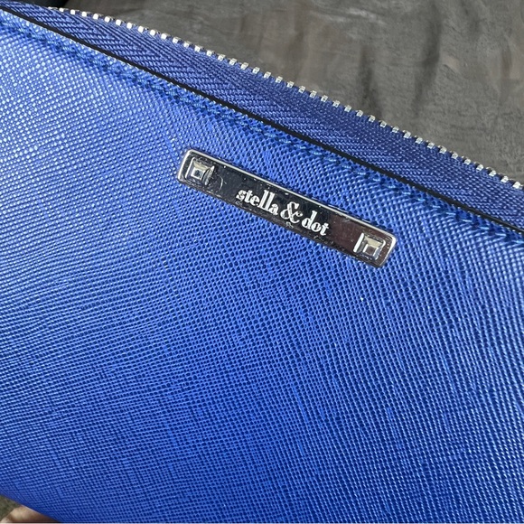 Stella & Dot Chelsea Tech Wallet with Wristlet in Cobalt Blue - Picture 5 of 6